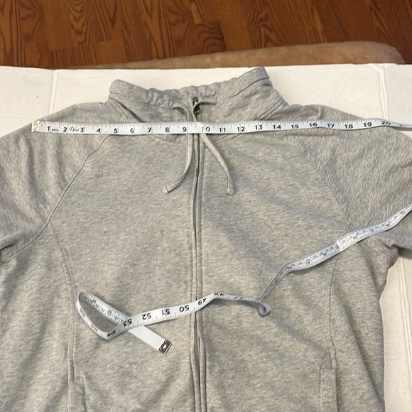 C9 by champion- XL-gray-long sleeve, full zipper, drawstring, but no hood jacket - Picture 6 of 11